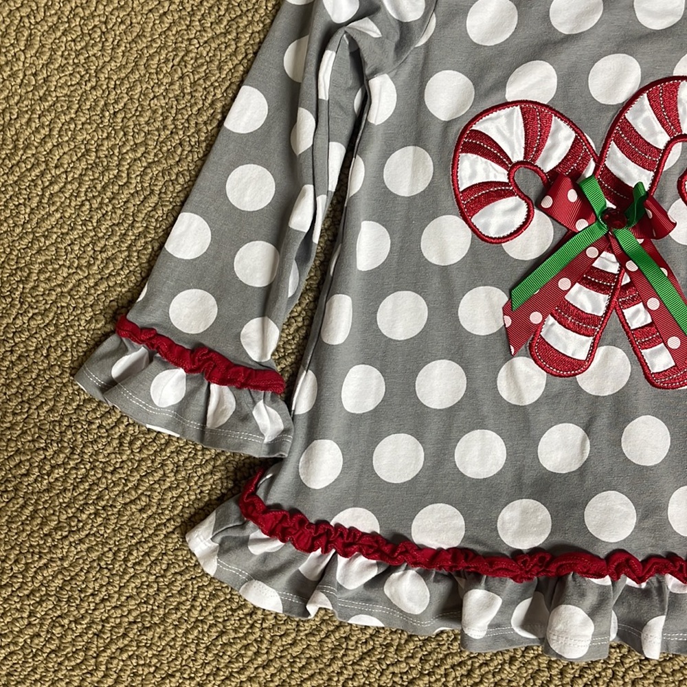 Rare Editions size 5 top. Gray with white polka dots. Candy canes on the front - Picture 5 of 8